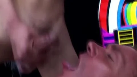 Euro ladyman TS pokeing A twinks Bum