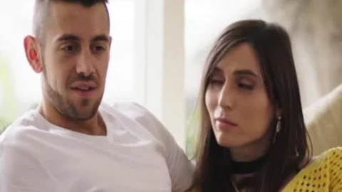 lusty Ladyboy Korra Del Rio Hungrily Slurps Monter penis