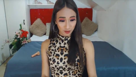 'Skinny asian lady-man outstanding Camshow'