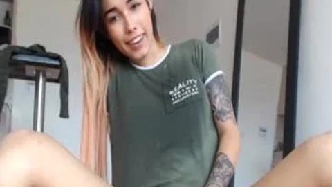 lady-man Bonnie loves Peeing In Her Show