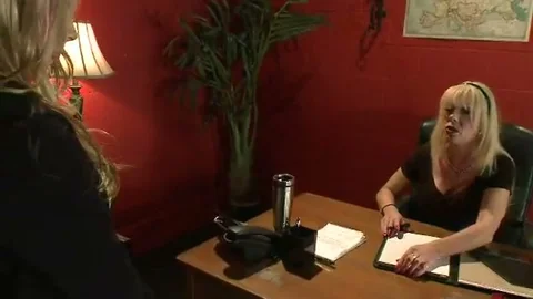 Seductive oriental TS Masseuse